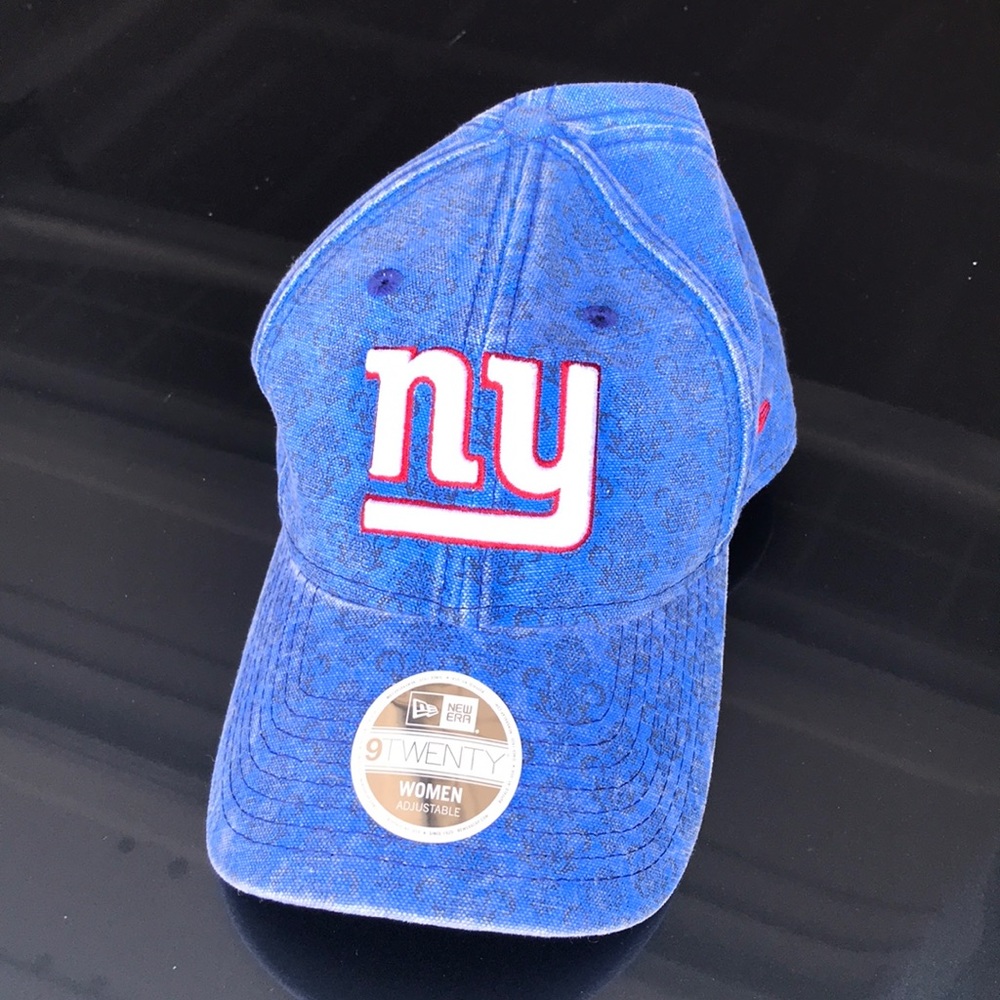 Women’s NY Giants hat.
